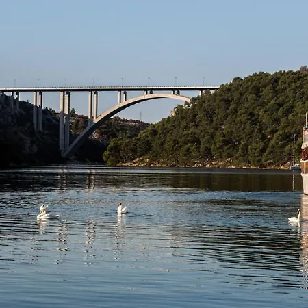 Apartment Cagle - Dream View And Full Privacy In Oasis Of Peace Skradin