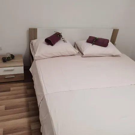 Apartamento Cagle - Dream View And Full Privacy In Oasis Of Peace Skradin