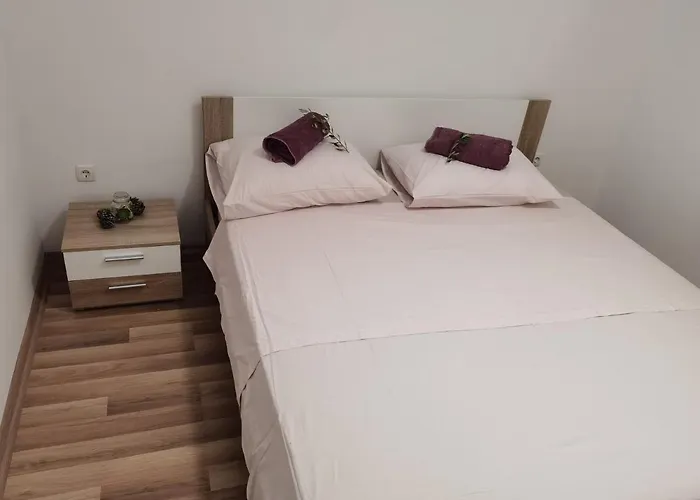 Daire Cagle - Dream View And Full Privacy In Oasis Of Peace Skradin